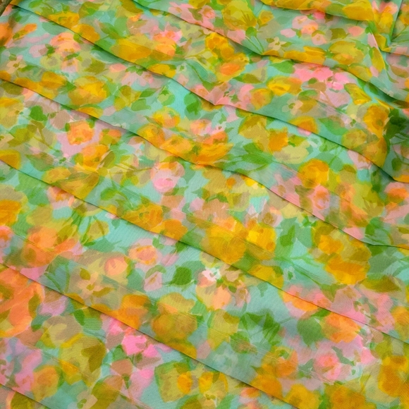 💐 VTG Vibrant Floral Sheer Overlay 1960s Wiggle Dress Sz S/M - Picture 5 of 10